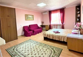 Апартаменты Sweet Home23 (Свит Хом23) на улице 1 мая в Крымске
