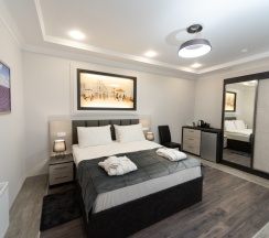 Двухместный номер Стандарт двуспальная кровать в Отель Downtown Suites Hotel Yerevan