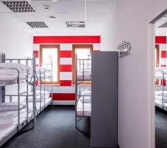 Кровать в общем номере в Inbed Hostel