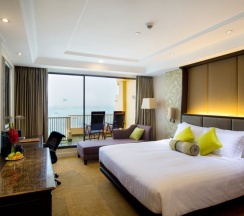 Двухместный клубный номер двуспальная кровать в Dusit Thani Pattaya