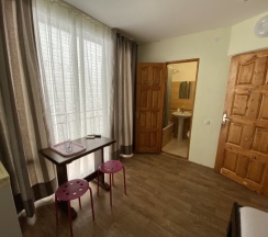 Двухместный номер с двухспальной кроватью в Ярд