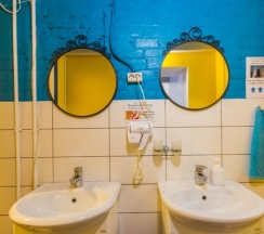 Одноместная комната с общими удобствами в Gallery and more