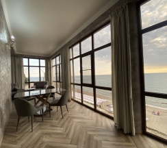 Двухместный люкс Grand с балконом и с видом на море двуспальная кровать в Blacksea