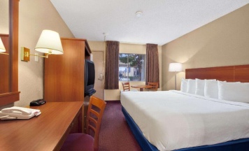 Двухместный номер двуспальная кровать в Days Inn Las Vegas at Wild Wild West Gambling Hall