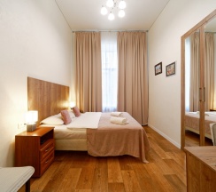 Двухместный номер с двуспальной кроватью и допместом в Светлый у Эрмитажа