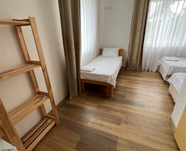 Номер комфорт с 3 односпальными кроватями в Аракуль