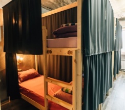 Кровать в мужском в Loft