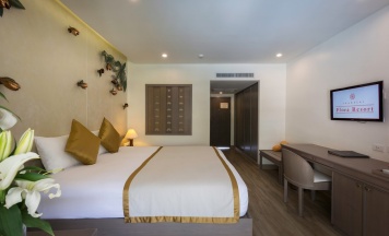 Двухместный номер Superior с видом на сад двуспальная кровать в Chanalai Flora Resort, Kata Beach