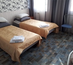 Трехместный номер комфорт с удобствами в Никита