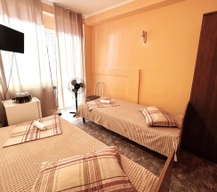 2-комнатный номер стандарт с 2 односпальными и 1 двуспальной кроватью в Пальма