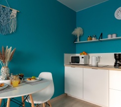 Апартаменты студия Бирюза ApartaMIA в Семейный уголок