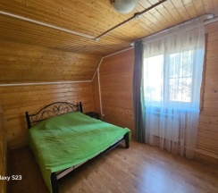 Шале с балконом и с красивым видом из окна в Ольховая