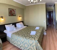 Двухместный номер с 1 кроватью или 2 отдельными кроватями, балконом и видом на море в Акс