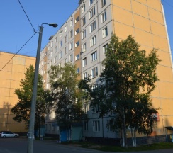 1-комнатные апартаменты улучшенные с 1 двуспальной кроватью в Комфорт на улице Московских строителей 13