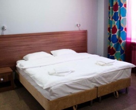 Номер стандарт с 1 двуспальной кроватью (с завтраком) в M-hotel