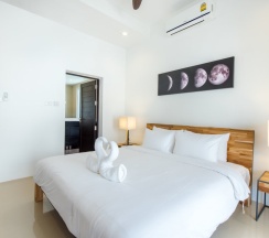 Семейная вилла с балконом и с красивым видом из окна в Отель The Oriental Beach Pearl