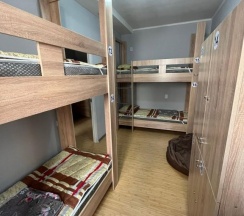 Кровать в общем номере в Hostel 64