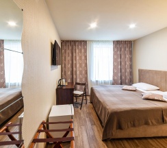 Номер делюкс улучшенный с 1 двуспальной кроватью в Sv grand hotel