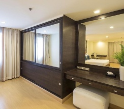 Двухместный номер Grand Deluxe двуспальная кровать в Aspen Suites Hotel Sukhumvit 2 Bangkok