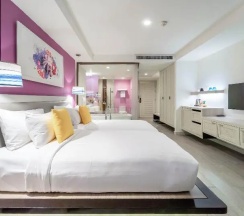 Двухместный номер Deluxe с балконом двуспальная кровать в Springfield at Sea Resort & Spa