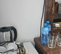 Улучшенный двухместный номер с диваном и балконом в Уют