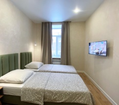 2-комнатные апартаменты люкс Уральская 77 в Жёлтый Нарцисс