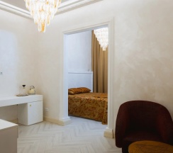 Двухместный номер Делюкс (двуспальная кровать) в Skyline Plaza Hotel