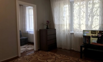 Апартаменты с балконом и с красивым видом из окна в Апартаменты на Центральной Площади Города