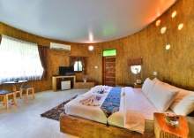 Номер Standard с балконом в Theerama Cottage Resort