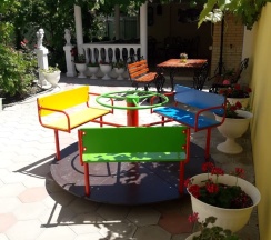 Семейный с 2 спальнями кухней и балконом/террасой в Лакшми