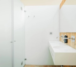 Двухместный люкс с видом на реку двуспальная кровать в The Central House Porto Ribeira - Hostel