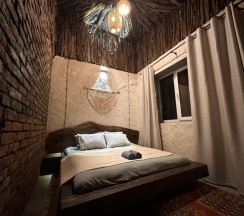 гнѣздо дизайнерский дом с камином и 2 спальнями в Cabin shale