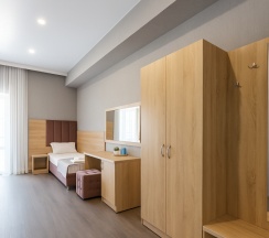 Четырехместный номер ДЕЛЮКС с балконом в Granada