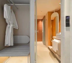 Двухместный номер Deluxe с видом на город двуспальная кровать в Centara Karon Resort Phuket