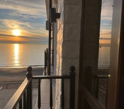 Двухместный люкс с балконом и с красивым видом из окна двуспальная кровать в Blacksea