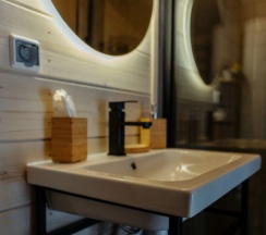 Двухместный коттедж с балконом и с красивым видом из окна 2 отдельные кровати в Северное сияние