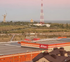Апартаменты с балконом и с красивым видом из окна в Квартира на Мамаевом Кургане
