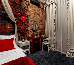 Обитель клоуна в Mysterio hotel