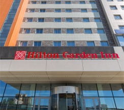 Номер категории «Улучшенный» с большой кроватью (King size) в Hilton Garden Inn Volgograd