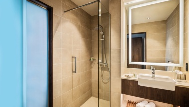 Двухместный номер Guest с видом на сад двуспальная кровать в Отель Courtyard by Marriott Baku