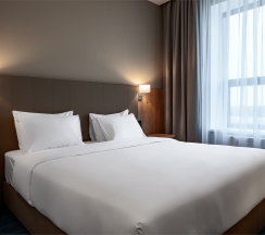 Улучшенный номер с видом на реку в Cosmos Omsk Hotel