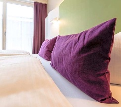 Двухместный номер Standard с видом на улицу двуспальная кровать в Hotel Demas City