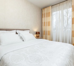 Апартаменты с 2 комнатами с балконом в Апартаменты Ladgorna на Независимости 74