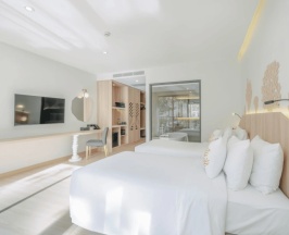 Двухместный номер с доступом в бассейн Deluxe двуспальная кровать в Phuket Emerald Beach Resort