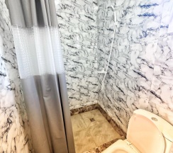 Бунгало с 2 комнатами с балконом и рядом с пляжем в У моря