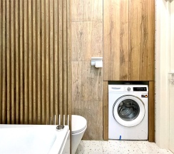 Двухуровневая студия на мансарде с джакузи в ЖК "UP-квартал Пушкинский". Близость к НИИ Турнера в Rauktis apartments