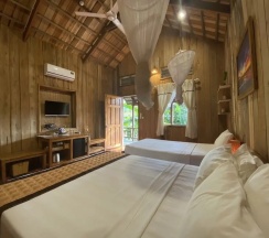 Трёхместное бунгало с видом на сад в Blue Sea Resort