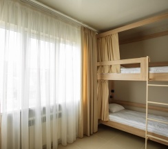 Кровать в 6-местном общем номере в Pillow Hostel