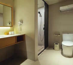Двухместный номер без окна (двуспальная кровать) в JI Hotel Lujiazui Babaiban