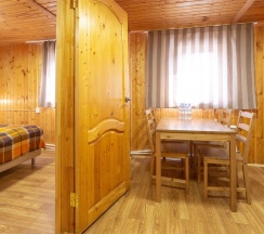 Семейный домик №1 в Allure Lodge